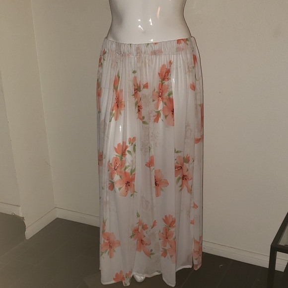 Floral print Maxi Skirt - Picture 3 of 5